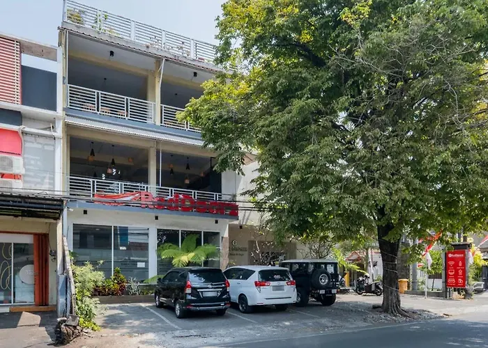 RedDoorz Premium @ Jalan CengkehHotel Malang